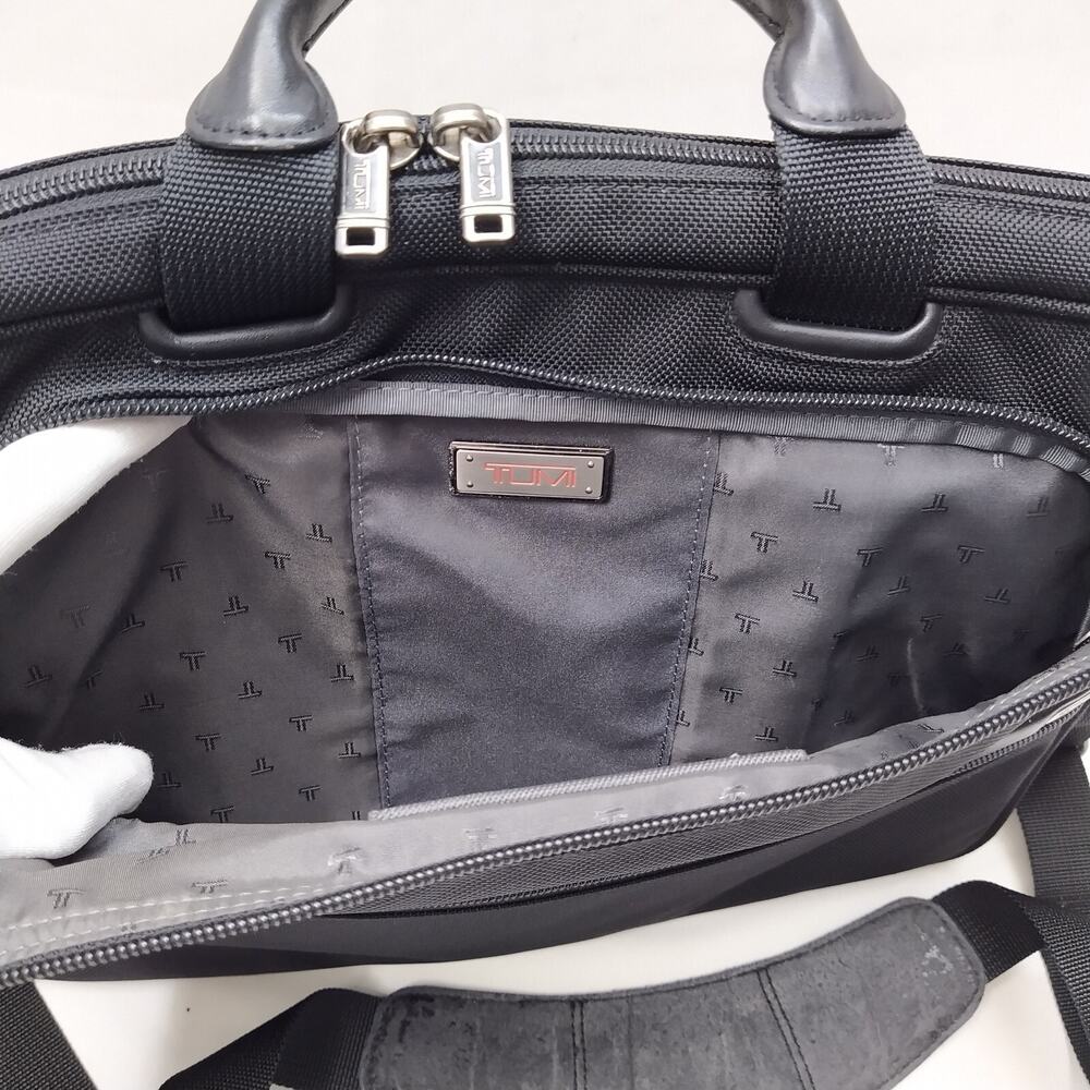 Tumi 2 Way Black Nylon Zipper Around Laptop Briefcase Messenger Bag - Picture 11 of 16